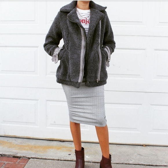 Jackets & Blazers - 🚨//Fall Favorites// Grey moto jacket